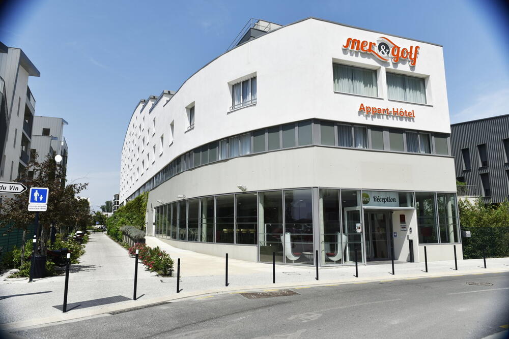 H&ocirc;tel Mer & Golf Bordeaux Bassins &agrave; Flot